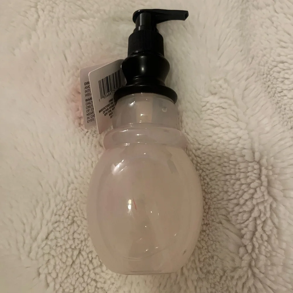 Holiday Snowman ABI Liquid Hand Soap Merry Berry Scent - Picture 2 of 2